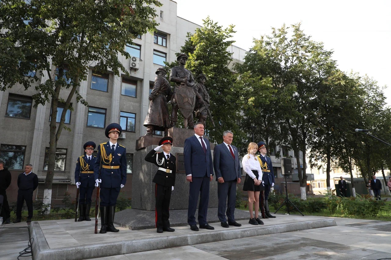 Памятник сотрудникам органов безопасности открыли в Вологде | 15.09.2023 |  Вологда - БезФормата